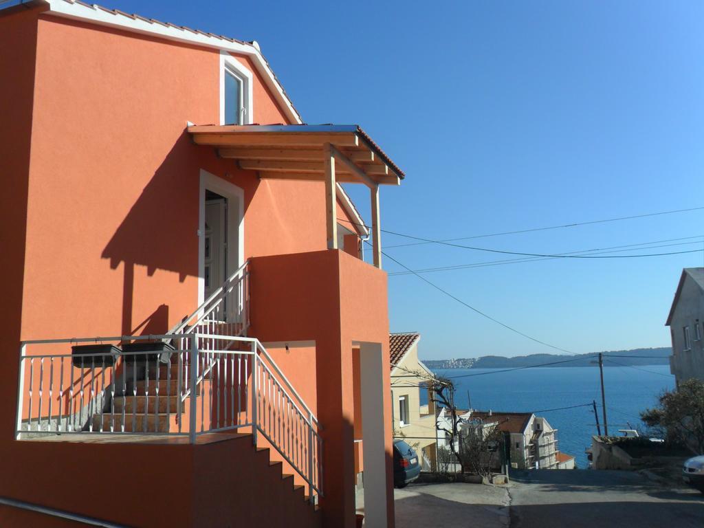 Apartments Valjan Traù Esterno foto