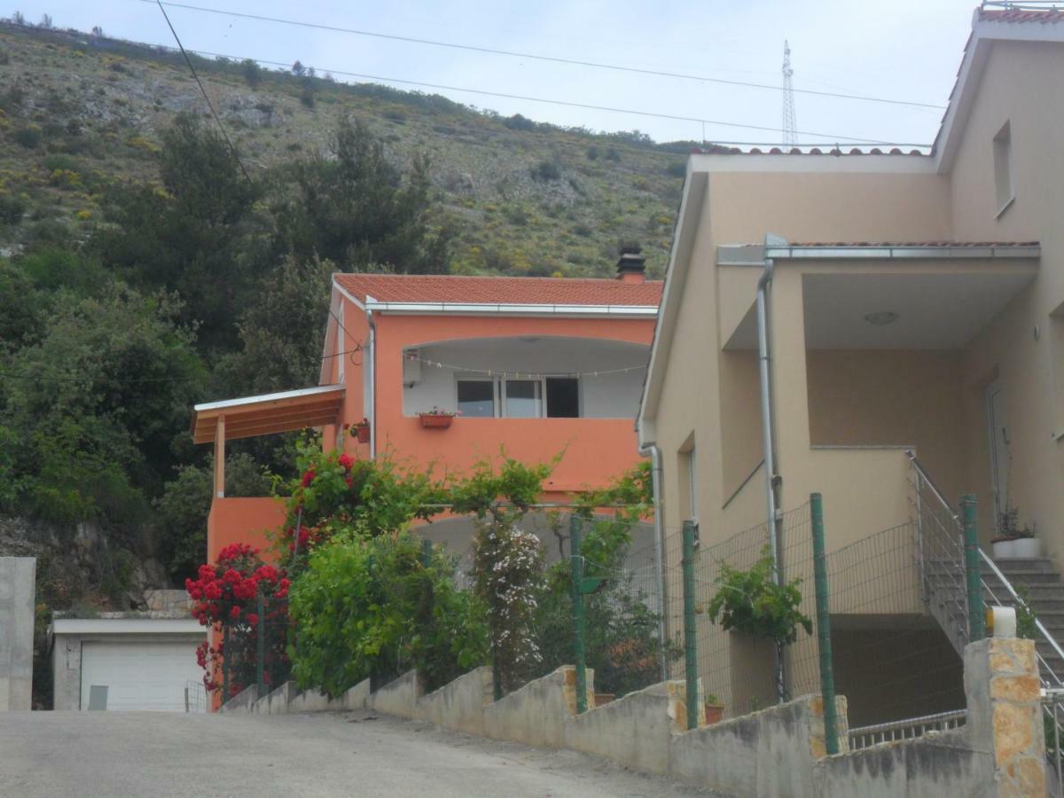 Apartments Valjan Traù Esterno foto