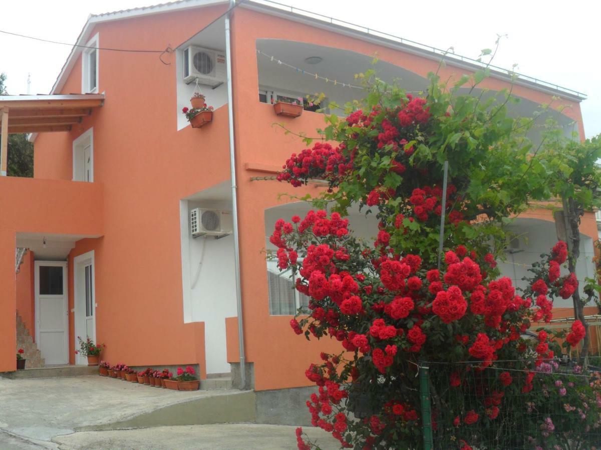 Apartments Valjan Traù Esterno foto