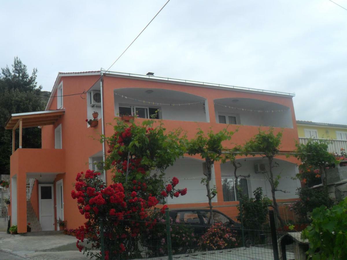 Apartments Valjan Traù Esterno foto